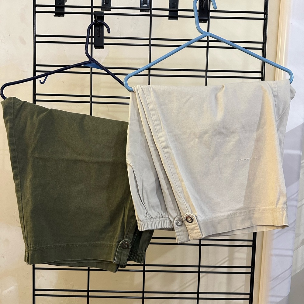 Denim and Co knee pants size 3x 2 pair one green one cream